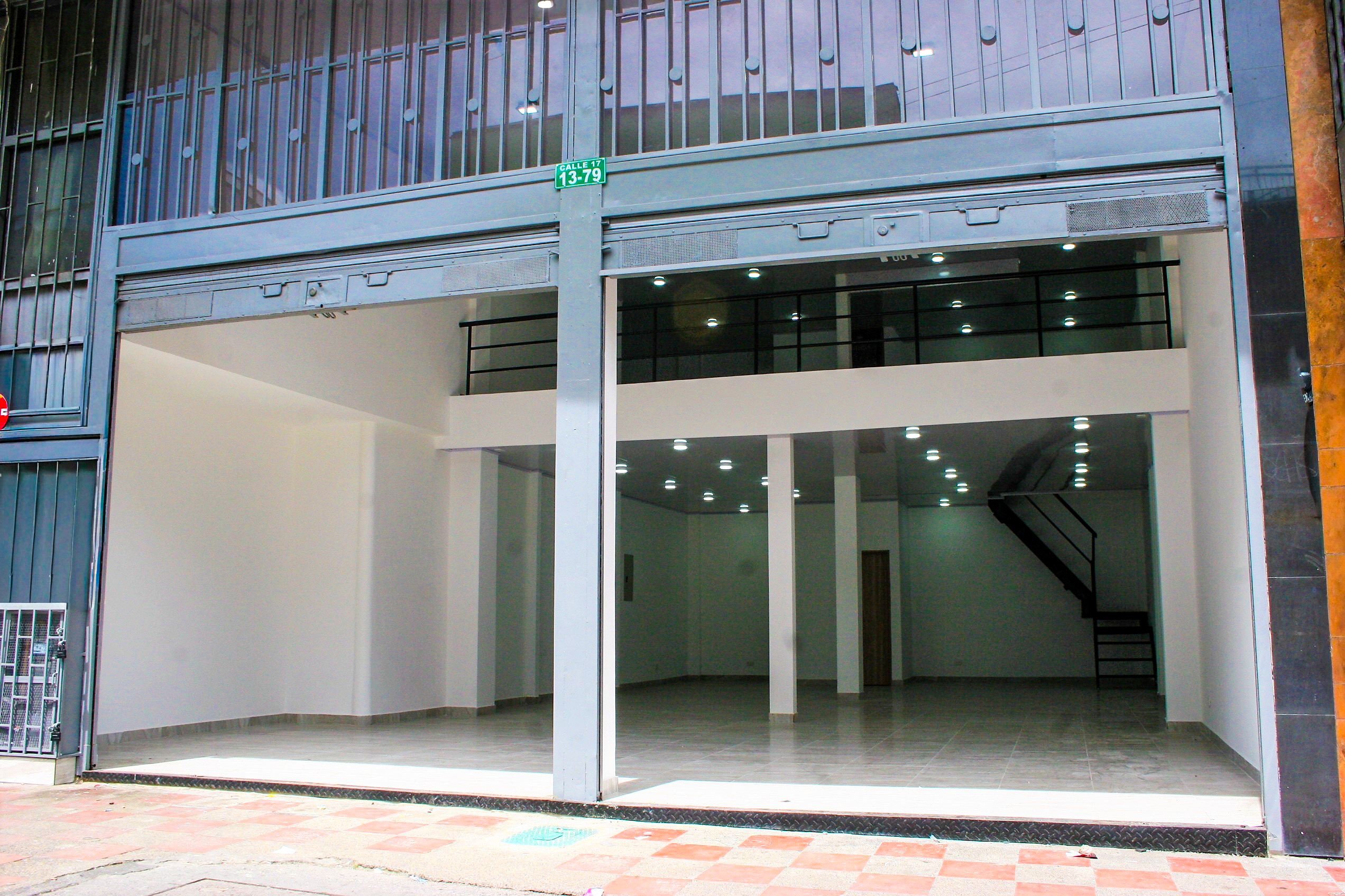 Local comercial para venta y arriendo en el centro de Bogotá calle 17 - 121 m² remodelados